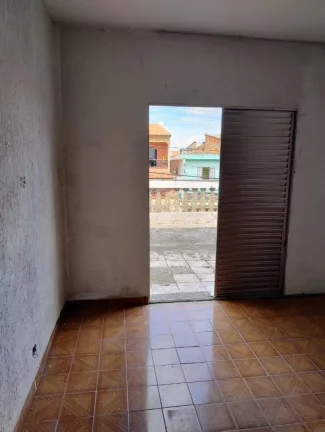 Imagem Sobrado de Luxo à Venda em Santo André-SP no Bairro Jardim Las Vegas: 3 Quartos, 1 Suíte, 3 Banheiros, 2 Vagas, 185 m².