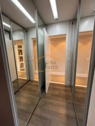 Imagem Apartamento mobiliado com 180 m², 3 dormitórios, sendo 3 suítes, 4 banheiros, 3 vagas e varanda. ...