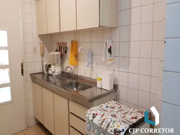 Imagem Apartamento de três quartos com suíte e dependência para vender