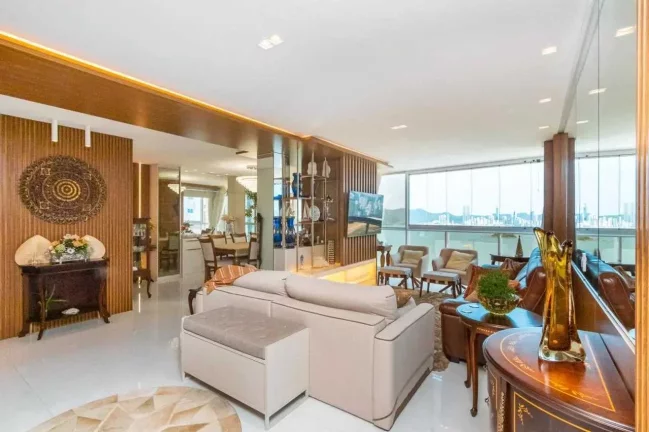 Imagem Apartamento com 4 suítes e 4 vagas de garagem no bairro Pioneiros - Balneário Camboriú
