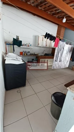 Imagem Vendo casa com edícula no Jardim Germania. Sobrado com edícula, 200m² de àrea util, 3 Dormitirios com planejados, sendo 2 Suítes, 2 salas, 6 banheiros, 2 vagas de garagem coberta, area de serviço com pia e churrasqueira, edícula com àrea de serviço, porão