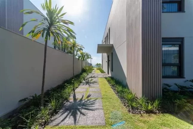 Imagem VENDE-SE MANSÃO DE LUXO NA PRAIA DO ESTALEIRO