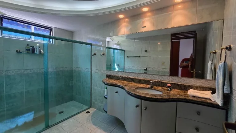 Imagem Apartamento com 4 dormitórios à venda, 220 m² por R$ 1.200.000,00 - Brisamar - João Pessoa/PB