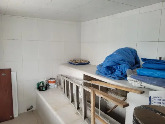 Imagem PITANGUEIRAS - COBERTURA PENTHOUSE COM 400 M², EXCELENTE COBERTURA REFORMADA, 01 VAGA DE GARAGEM, AMPLO E ESPAÇOSO.