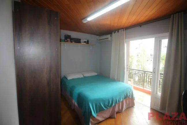 Imagem Casa no Centro | 9 Dormitórios | 4 Vagas | 300m² de Terreno | Permuta Menor | Balneário Camboriú – SC
