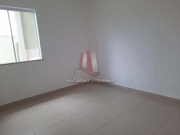 Imagem Casa Independente Linear c/ 100 m² à Venda na Vila do Peró