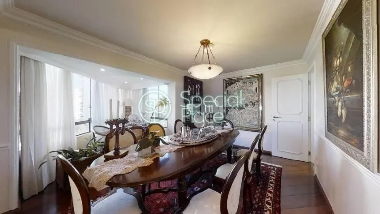 Imagem Ótimo apartamento à venda no Campo Belo - Área: 273m² - Living amplo para vários ambientes, com...