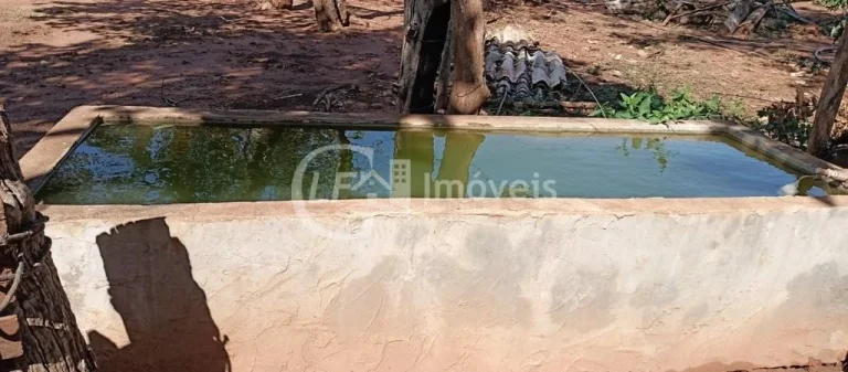 Imagem Chácara à venda em Terenos-MS, Zona Rural: 5 quartos, 1 suíte, 2 salas, 3 banheiros, 180m² de área!