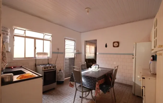 Imagem Casa à Venda com 95m², 2 dormitórios, 1 sala e 1 vaga!!!