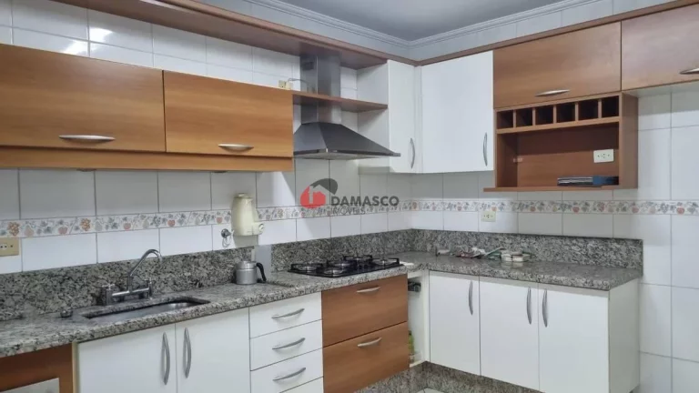 Imagem Sobrado para locação, Vila Pinheirinho, Santo André, SP