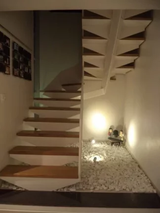 Imagem VENDE-SE EXCELENTE CASA EM SÃO SEBASTIÃO DO PARAISO ( ACEITA TROCA EM FRANCA-SP)