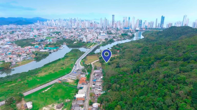 Imagem Terreno com 30.000m2 na divisa de Balneário Camboriú com Camboriú