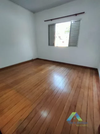 Imagem Sobrado com 3 dormitórios e 2 vagas à três quadras do Metrô Sacomã!!