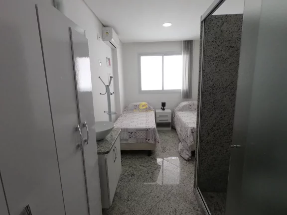 Imagem Apresentamos este moderno e luxuoso apartamento, totalmente mobiliado e equipado, localizado no cora...