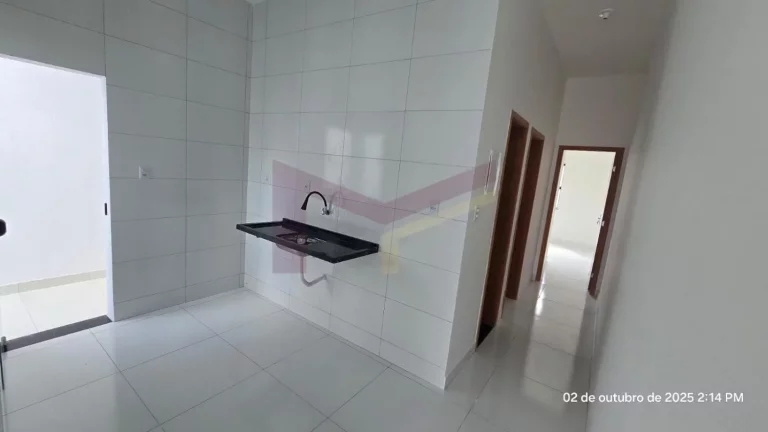 Imagem Casa 2/4 na Conceicao