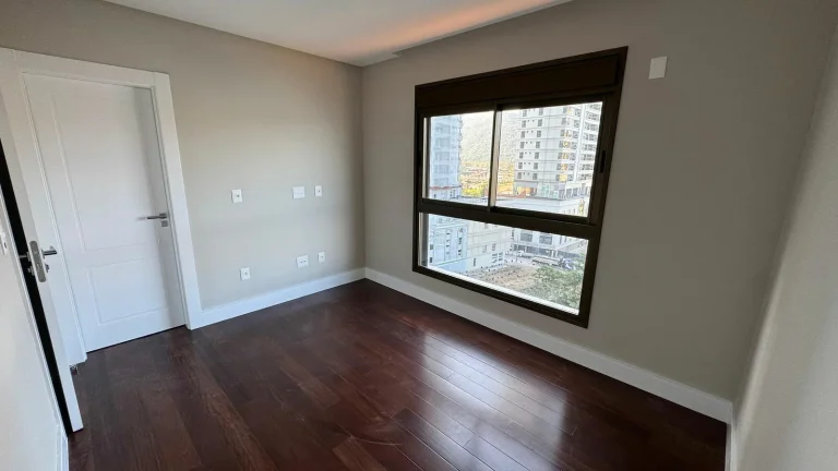 Imagem Apartamento com 4 dormitórios à venda sendo 4 suítes, 185.7 m² por - R$ 9.588.000,00 - Canto da Praia - Itapema/SC