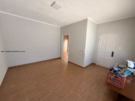 Imagem Casa para Venda em Limeira, Vila Claudia, 3 dormitórios, 1 suíte, 2 banheiros, 4 vagas
