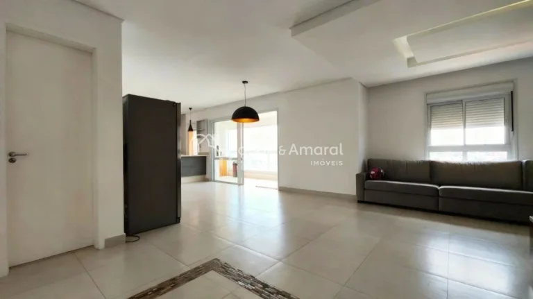 Imagem Lindo apartamento em andar alto, com sol da manhã e uma vista privilegiada. Originalmente com três...