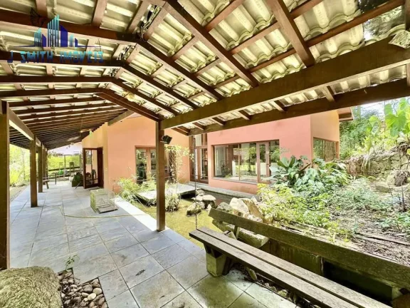 Imagem Casa na Granja Viana. 4 Dorms (2suites) Terreno 1.400m², Piscina,