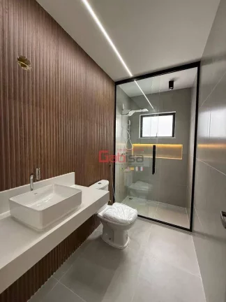 Imagem Casa com 3 dormitórios à venda, 220 m² por R$ 1.900.000 - Palmeiras - Cabo Frio/RJ