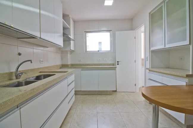 Imagem Apartamento 100M² Reformado, 2Q, 1 Suíte, 2 Banheiros, 1 Vaga, Salão de Festas e Salão de Jogos.