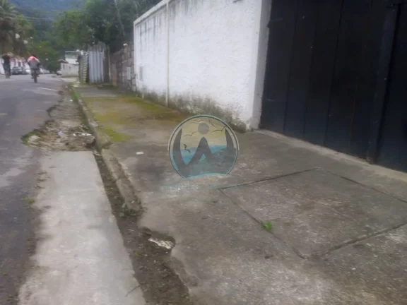 Imagem Imperdível oportunidade de adquirir casa com 2 quartos e 1 suíte, localizada na cidade de e no bairro , com 400,00 m² de área.