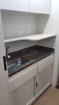 Imagem Sala comercial com 50 M², copa, 2 banheiros e 1 vaga de garagem. Linda sala reformada e mobiliada c...