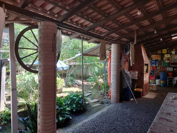 Imagem Casa com 2 dormitórios e terreno com 360m² em Pirabeiraba, Joinville/SC