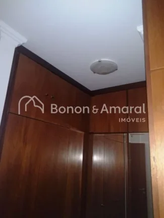 Imagem Espaçoso e arejado apartamento, com área de 110 m². O imóvel possui
3 quartos com armários, 1 s...