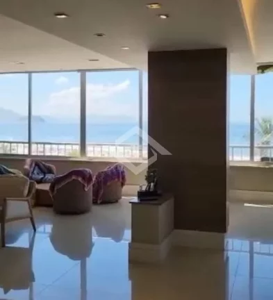 Imagem Lindo Apartamento Reformado com Vista Maravilhosa em Copacabana