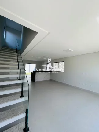 Imagem Casa duplex com ótimo acabamento à venda em Serra/ES