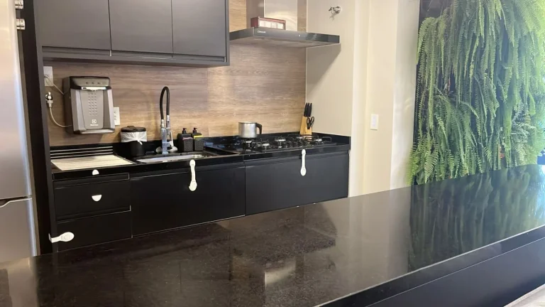 Imagem Apartamento 133M², 3Q, 3 Suítes, 5 Banheiros, 3 Vagas, Piscina Climatizada, Infantil e Raia de 25M, Sauna, Salão de Festas e Jogos, Churrasqueira.