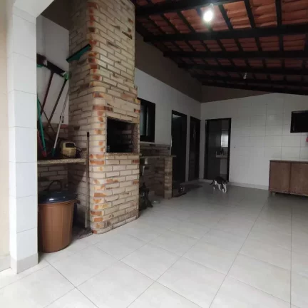 Imagem Casa mobiliada com 2 dormitórios e 2 vagas de garagem no bairro Floresta em Joinville