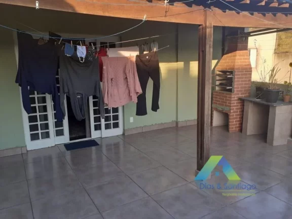 Imagem SANTO ANDRÉ Excelente sobrado 235 metros, 3 dormitórios, Edícula, 2 vagas com excelente localização e valor !!!