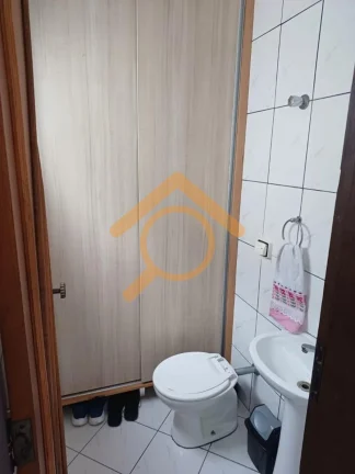Imagem Imperdível! Apartamento à venda em Praia Grande-SP, Canto do Forte. 2 quartos, 1 suíte, 2 salas, 3 banheiros, 1 vaga. Condomínio Palm Beach, a 300m da praia.