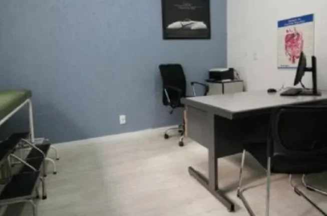 Imagem Alugo Casa Comercial em Santo André. Bairro Jardim