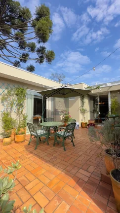 Imagem Residência térrea de Alto Padrão - JARDIM SOCIAL. 250m² privativos. 4 vagas. 4 quartos sendo 1 suíte Master.