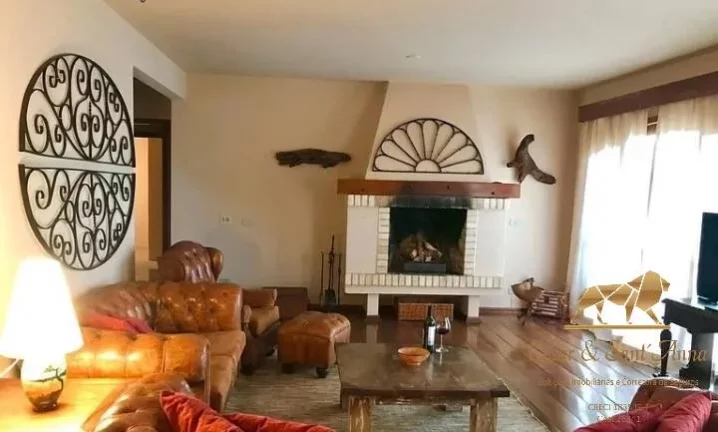 Imagem Oportunidade, Casa a venda no Alto do Capivari em Campos do Jordão-SP