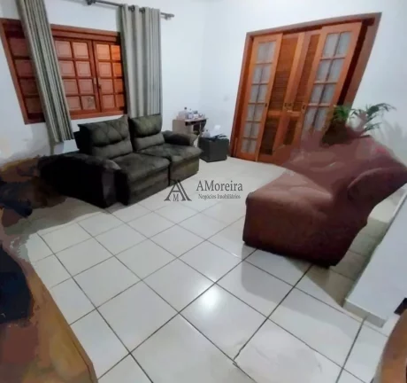 Casa à venda em Jundiaí-SP, Vila Aparecida: 2 quartos, 2 salas, 2 banheiros, 2 vagas, 173m². Aproveite!