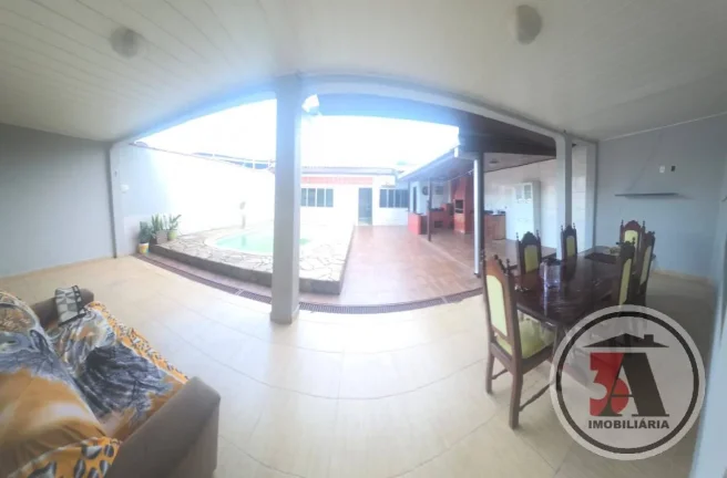 Imagem Casa 4/4 com Piscina Zona Sul