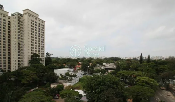 Imagem Amplo apartamento Ã  venda com 3 quartos, sendo 1 suÃ­te, e 3 banheiros no total. Este apartamento Ã...