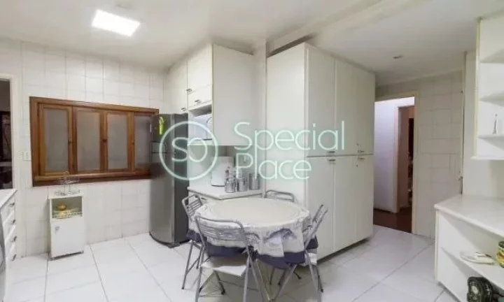 Imagem Oportunidade para reforma em Moema Pássaros Apartamento para reforma com ótima planta, sala bem am...