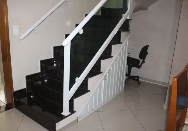 Imagem SOBRADO PADRÃO COM 3 DORMITÓRIOS NA VILA CLARICE EM SANTO ANDRE