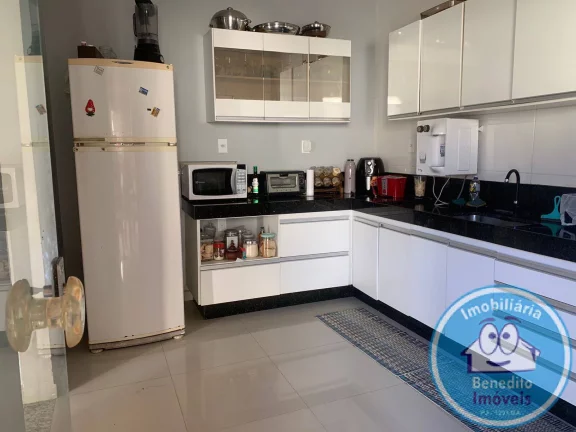 Imagem VENDO EXCELENTE CASA COM 04 DORMITÓRIOS EM PORTO SEGURO