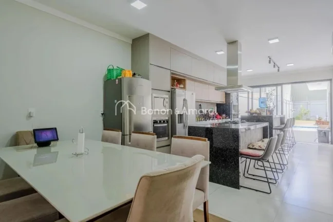 Imagem Belíssima casa térrea com 2 anos de construção no Condomínio Terras do Fontanário, Paulínia.
...