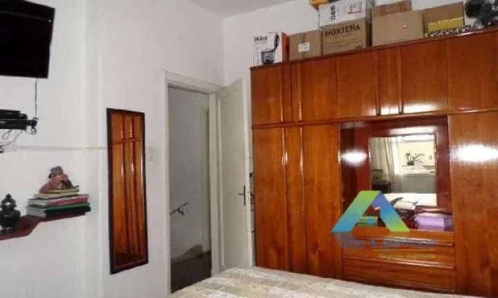 Imagem Excelente sobrado 3 dormitórios, 2 vagas espaço gourmet com ótima localização.