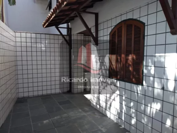 Imagem Excelente Casa Duplex Mobiliada 50 Mts da Praia