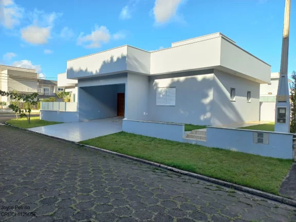 Imagem Casa nova com 4 suítes, piscina e fino acabamento à venda em condomínio de luxo em Peruíbe.