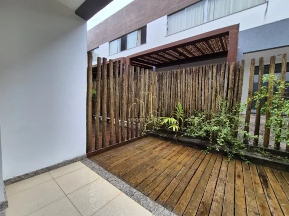 Imagem Village Imbassaí quarto e sala com varanda a 600metros da praia a venda