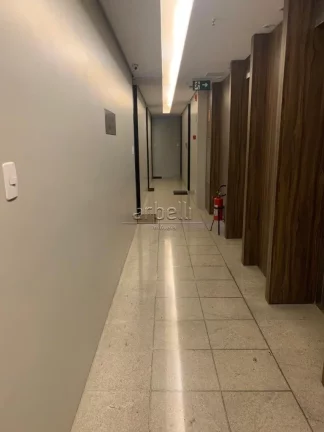 Imagem Sala com 33 M² com ar-condicionado, 1 banheiro, janelas amplas, sacada com vista panorâmica, piso ...